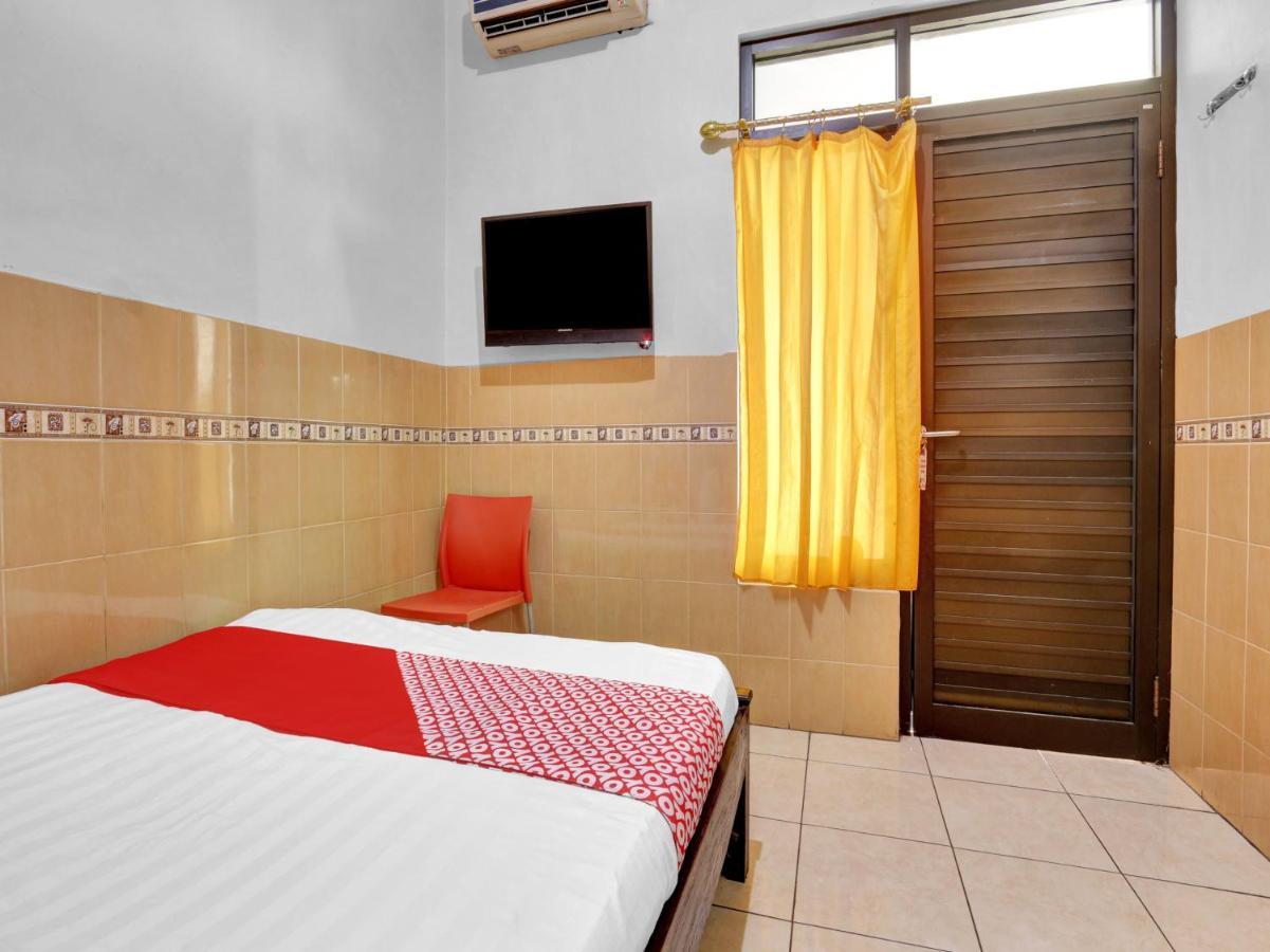 OYO 90695 Srikandi Nologaten Hotel Yogyakarta Esterno foto