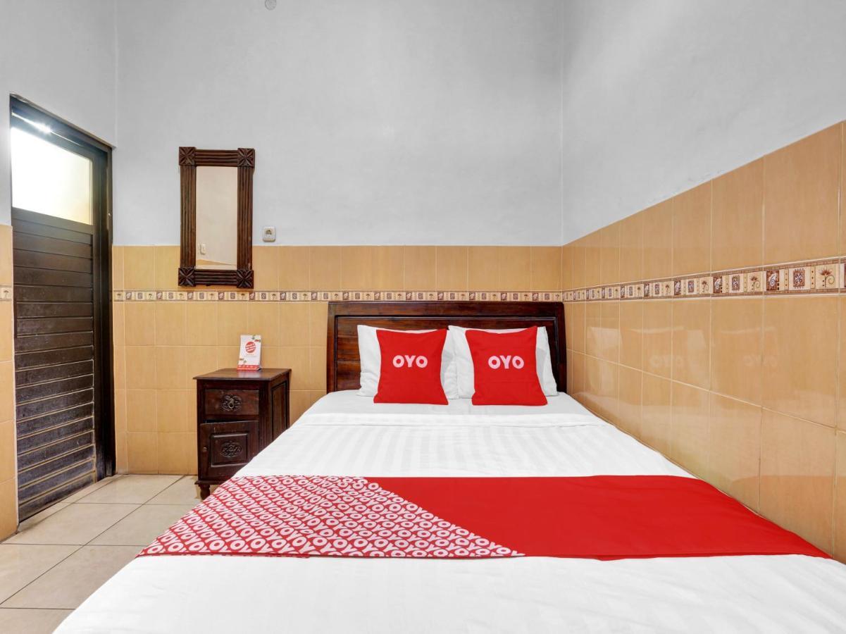 OYO 90695 Srikandi Nologaten Hotel Yogyakarta Esterno foto