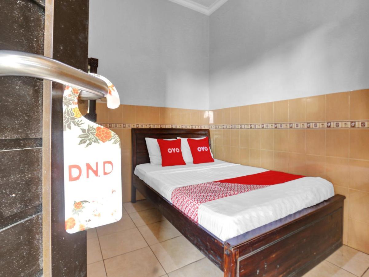 OYO 90695 Srikandi Nologaten Hotel Yogyakarta Esterno foto