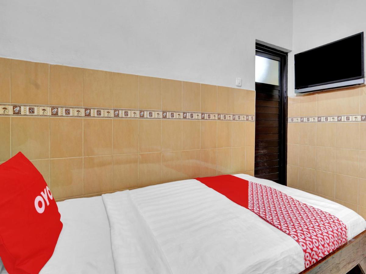 OYO 90695 Srikandi Nologaten Hotel Yogyakarta Esterno foto